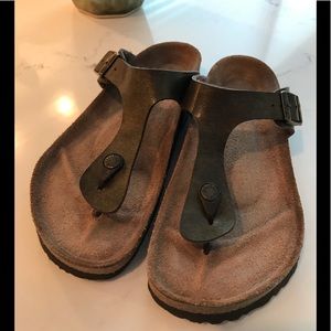 Adorable Birkenstock Gizah- Hardly Worn Size 41